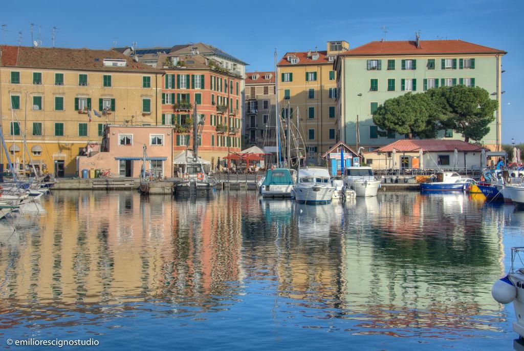 Club Nautico Savona Hotel Exterior photo